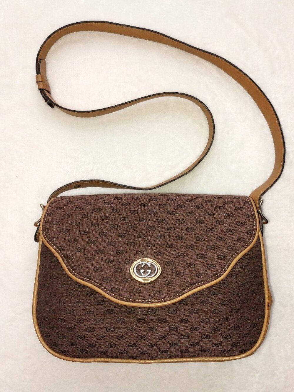 Rare Vintage Gucci Micro GG Accordion Canvas Crossbody Bag Knight Crest Clean